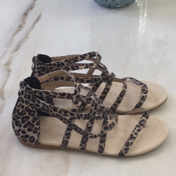 Leopard Print Sandals 😎 - Picture 2 of 5